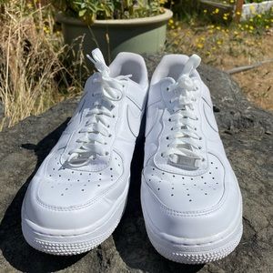 USED NIKE Air Force 1’s Size 10 US Womens